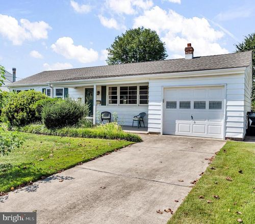 332 E Roosevelt Ave, NEW CASTLE, DE, 19720-3337 | Card Image