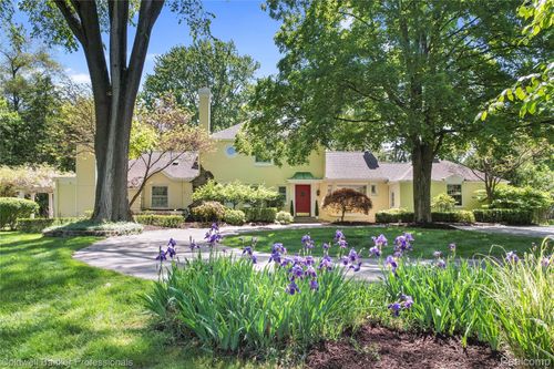 19905 Beverly Rd, Beverly Hills, MI, 48025-3916 | Card Image