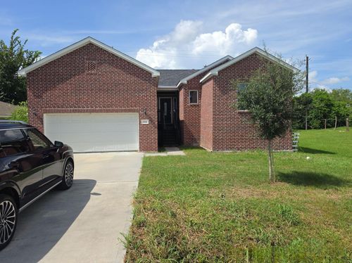 5211 Rue St, Houston, TX, 77033-4215 | Card Image