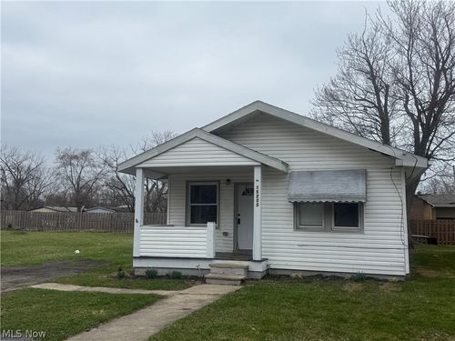 15205 Lincoln Ave, Cleveland, OH, 44128-3044 | Card Image