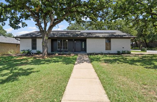 2423 Jewell Dr, Arlington, TX, 76016-1921 | Card Image