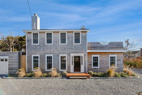 81 Foster Ave, Hampton Bays, NY, 11946-3225 | Card Image