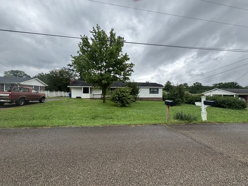 260 Barker Dr, Savannah, TN, 38372-8421 | Card Image