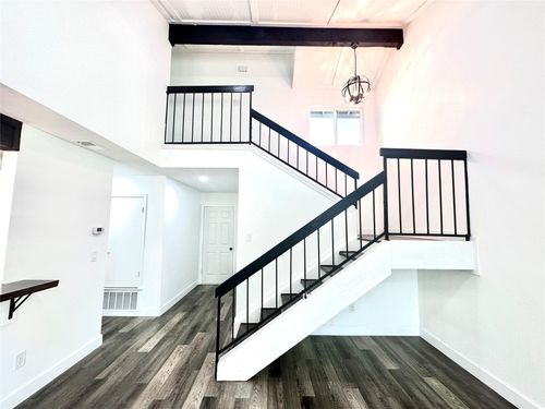 1733 Harliquin Run, Austin, TX, 78758-6121 | Card Image