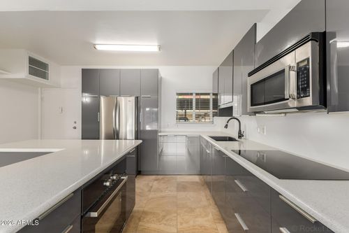d104-351 E Thomas Rd, Phoenix, AZ, 85012-3240 | Card Image