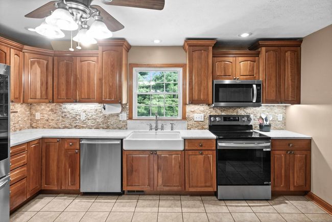 19423 Lakeside Ln, House other with 4 bedrooms, 4 bathrooms and 3 parking in Bloomington IL | Image 14