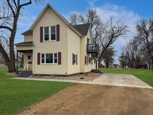 2819 24th St, Slayton, MN, 56172-1105 | Card Image