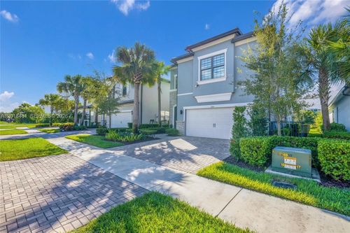 2454 Primrose Pl, Oakland Park, FL, 33309-1026 | Card Image