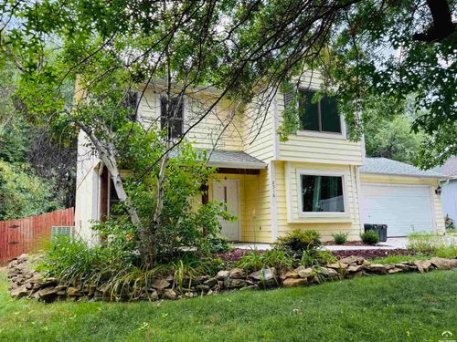 2516 Kensington Rd, Lawrence, KS, 66046-5318 | Card Image