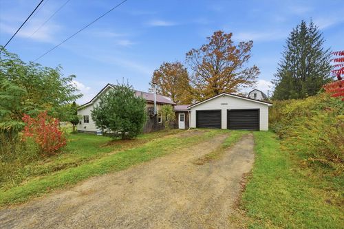 38353 Five Corners Rd, Centerville, PA, 16404-5019 | Card Image