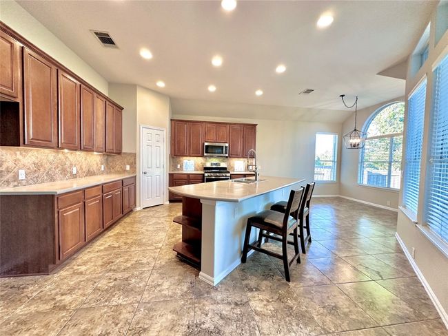Plenty of Natural Light! | Image 9