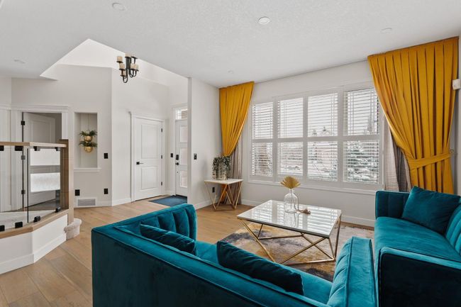 254 Discovery Ridge Way Sw, House other with 6 bedrooms, 4 bathrooms and 4 parking in Calgary AB | Image 16