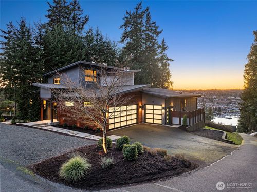 8228 26th Ave Nw, Gig Harbor, WA, 98332-9545 | Card Image