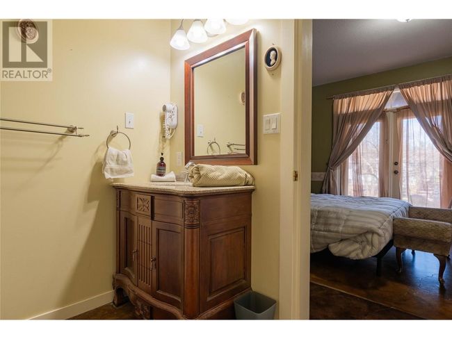 250 1 St Ave, House other with 3 bedrooms, 5 bathrooms and 3 parking in Kootenay Boundary BC | Image 57