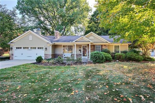 7541 Hollycroft Ln, Mentor, OH, 44060-5612 | Card Image