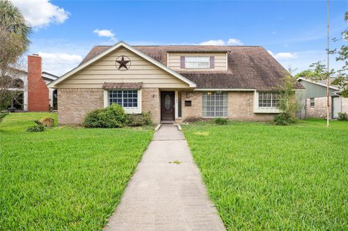 1705 20th Ave N, Texas City, TX, 77590-5226 | Card Image