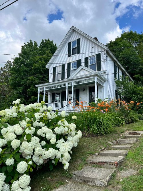 2 High St, Woodstock, VT, 05091-1310 | Card Image