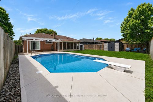 77 Balmoral Ave, Welland, ON, L3B1S5 | Card Image