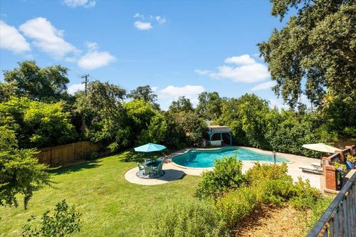 4637 Hixon Cir, Carmichael, CA, 95608-8021 | Card Image