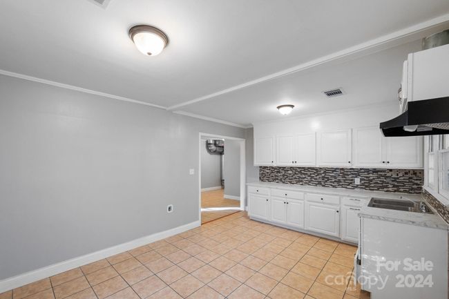 Kitchen | Image 15