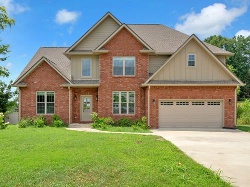 800 Brooke Valley Trce, Clarksville, TN, 37043-5933 | Card Image