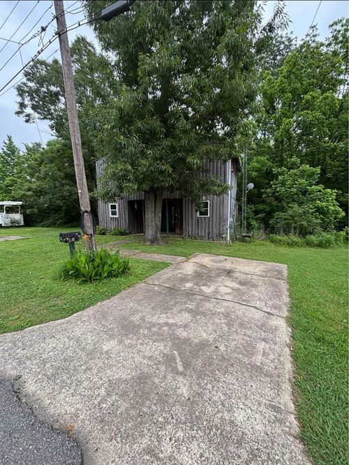 211 Meridian Dr, Greenfield, TN, 38230-2110 | Card Image