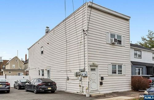 231 Stephens St, Belleville, NJ, 07109-3217 | Card Image