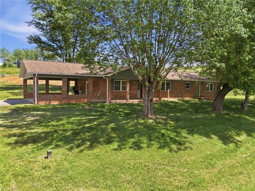 1-954-1 Parsonsville Rd, Purlear, NC, 28665-9026 | Card Image