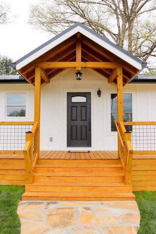 94 Breezy Knob Rd, FRANKLIN, NC, 28734-7215 | Card Image