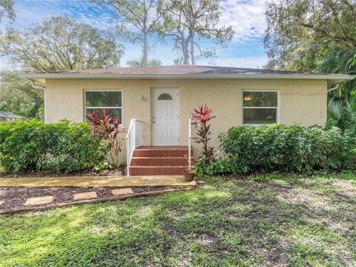 497 Donna St, NAPLES, FL, 34104-4076 | Card Image