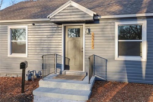 5312 Reeds Rd, Mission, KS, 66202-1919 | Card Image