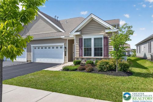 3880 Victors Way, EASTON, PA, 18045-9707 | Card Image