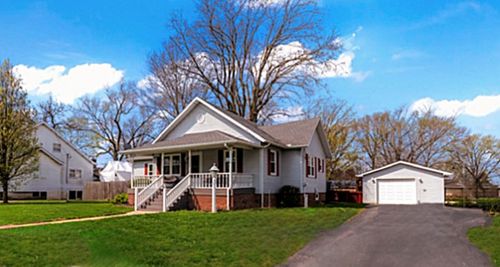 119 N Broadway St, Fisher, IL, 61843-9704 | Card Image