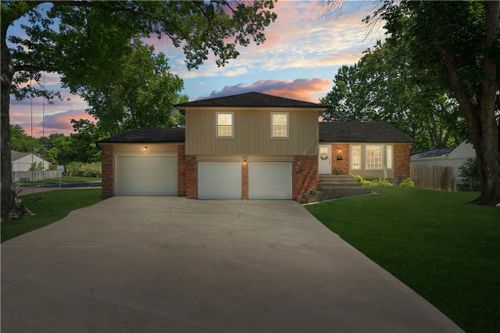 9701 Slater Lane, Overland Park, KS, 66212 | Card Image