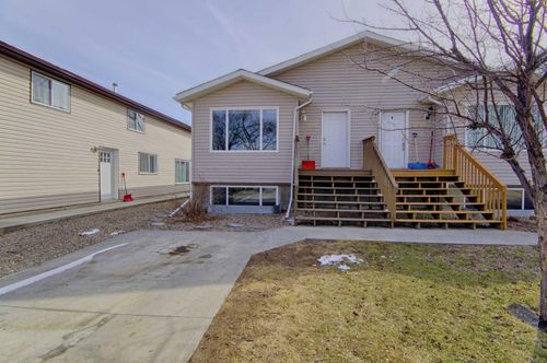 5111 54 St, Taber, AB, T1G1M5 | Card Image