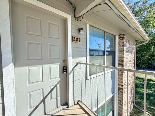 201-2526 W Prairie St, Denton, TX, 76201-5332 | Card Image