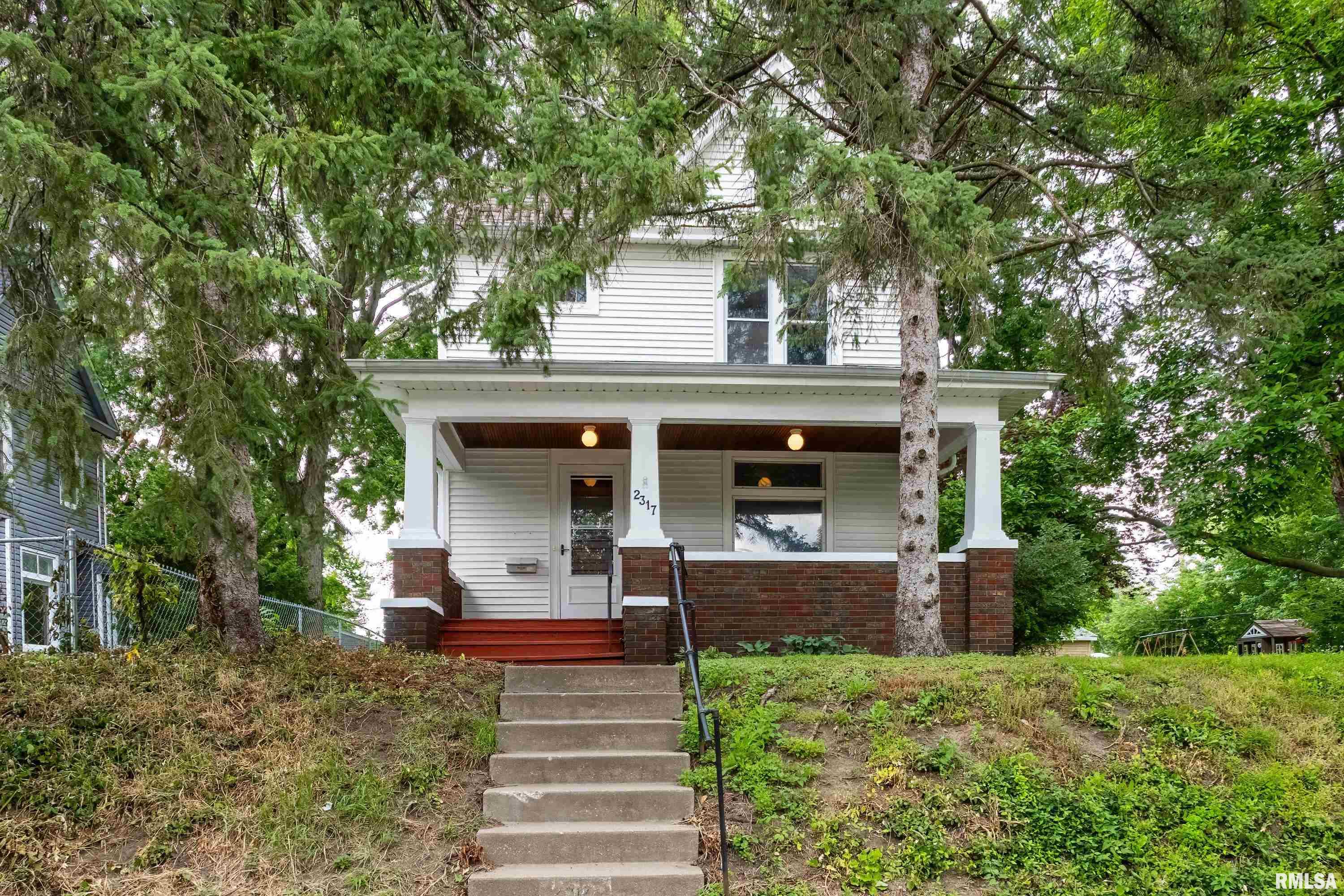 Farnam St, Davenport, IA 52803