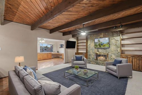 1131 Marigold Dr Ne, Albuquerque, NM, 87122-1112 | Card Image