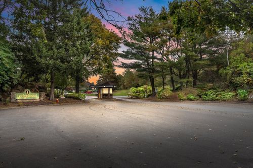 32-9 Ledgewood Way, Peabody, MA, 01960-1389 | Card Image