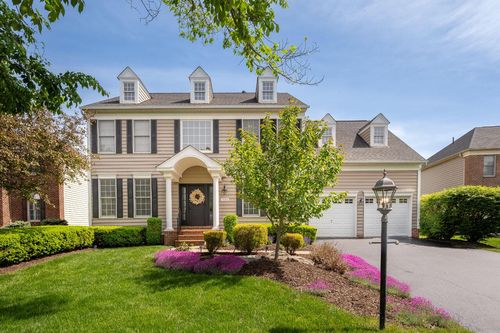 7080 Maynard Pl, New Albany, OH, 43054-8879 | Card Image