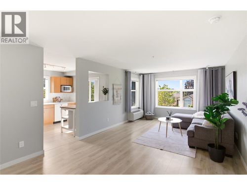 215-563 Yates Rd, Kelowna, BC, V1V2V3 | Card Image