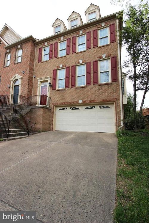 10470 Courtney Dr, FAIRFAX, VA, 22030-8129 | Card Image