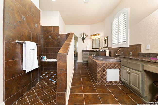 436 Hidden Springs Dr, House other with 3 bedrooms, 4 bathrooms and null parking in Spring Branch TX | Image 39