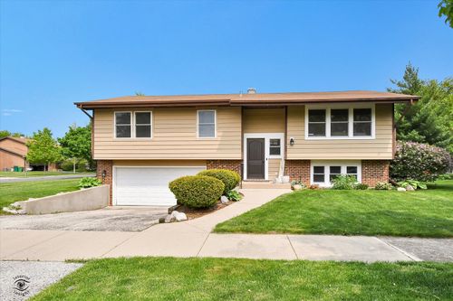 99 Mayer Ave, Wheeling, IL, 60090-2831 | Card Image