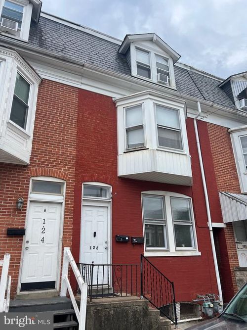 126 W Jackson St, YORK, PA, 17401-2266 | Card Image