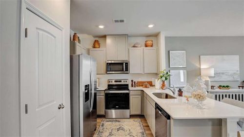 31-1396 Sweethshrub Place, Atlanta, GA, 30318 | Card Image
