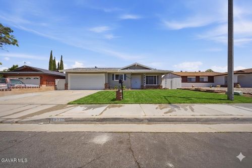 43342 Fenner Ave, Lancaster, CA, 93536-5339 | Card Image