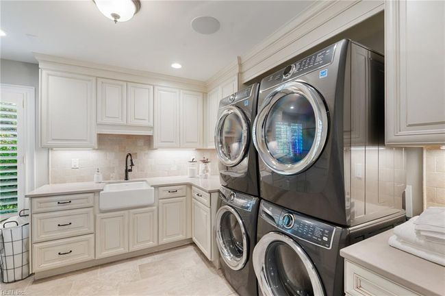 Custom Laundry | Image 39