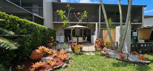 15545 Sw 110th Ter, Miami, FL, 33196-2718 | Card Image