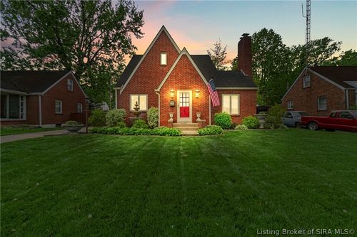 405 Kewanna Dr, Jeffersonville, IN, 47130-4807 | Card Image